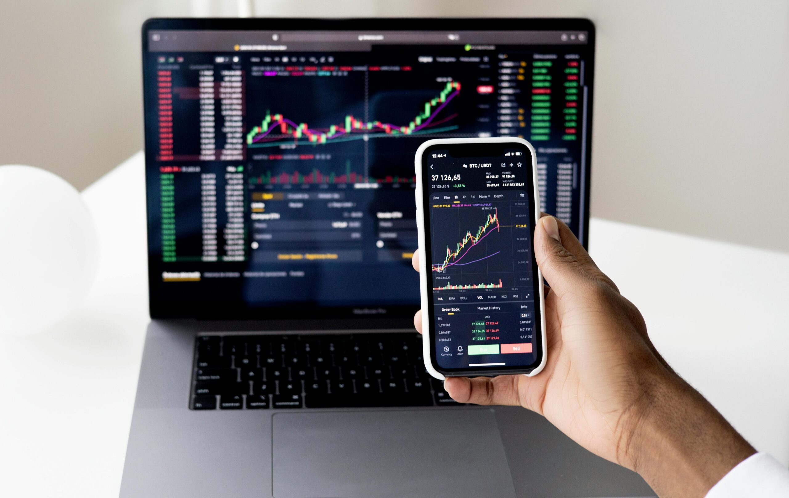 Os Melhores Investimentos para Iniciantes em 2025: Guia Completo