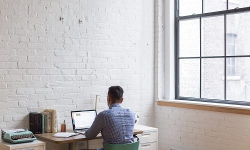 Como ganhar dinheiro online de forma prática e segura
