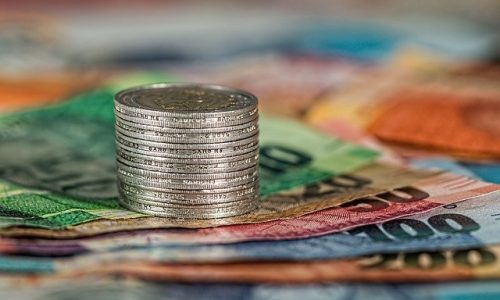 Dicas para economizar dinheiro no dia a dia